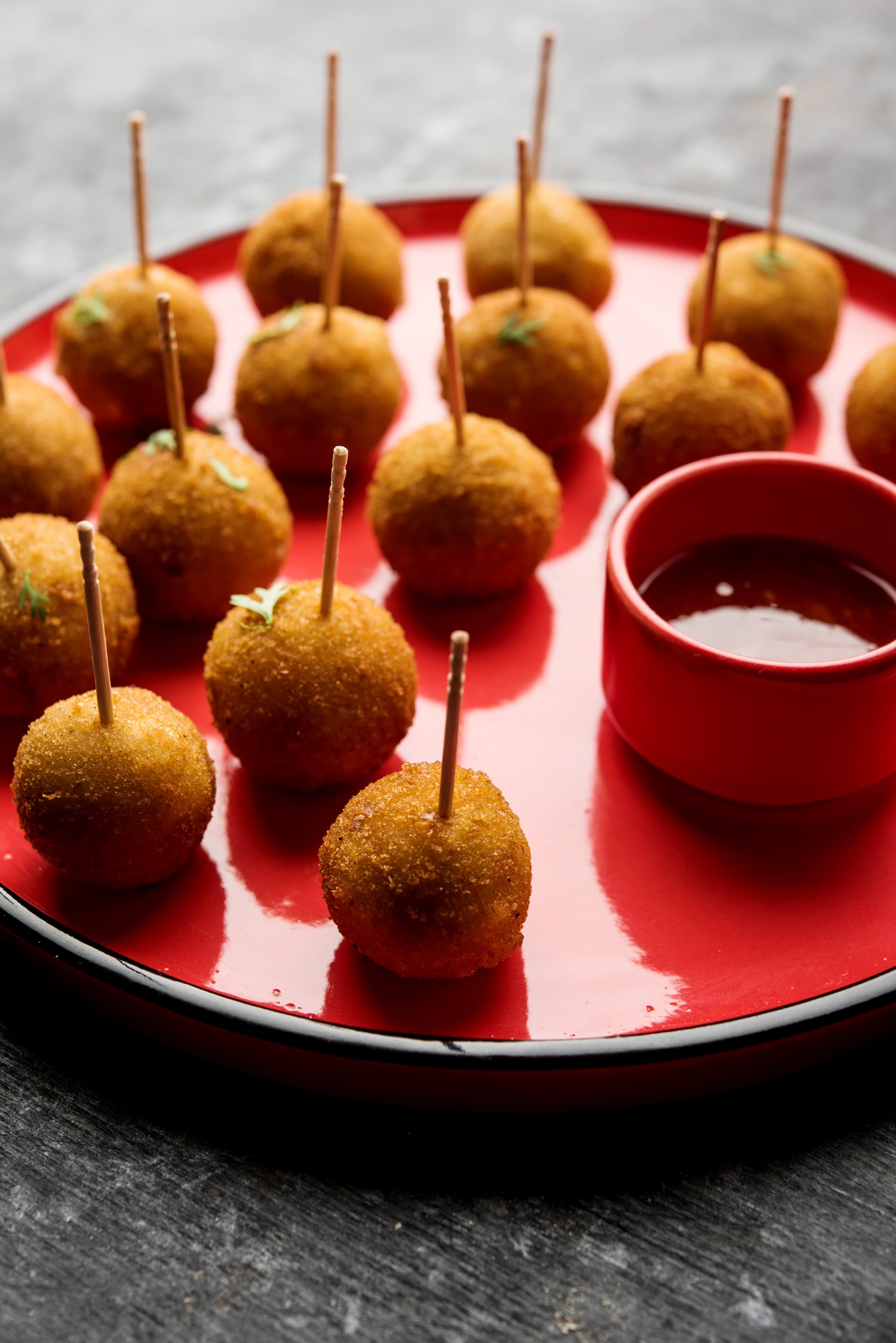 Espetinhos crocantes – opções vegetarianas no cardápio de catering